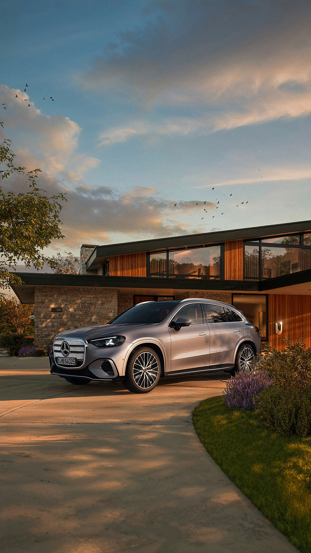 12431531_2025_MB_GCH_GLC_BEV_ProdStillUnreal_01-Front-AMG-Line_9-16 (1)
